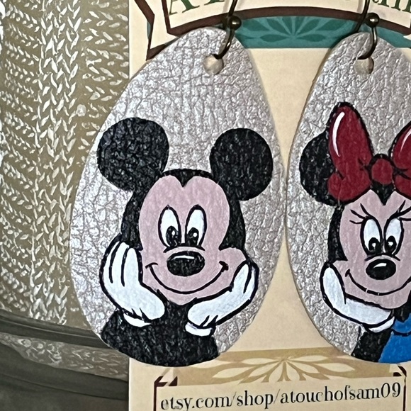 HAND PAINTED Unique Cartoon earrings!! - Picture 5 of 6